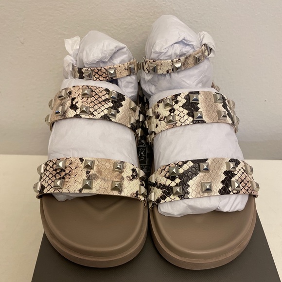 Vince Camuto Women's PEALAN Two Buckle Sandal Flat Snake Size 7. - Picture 1 of 5